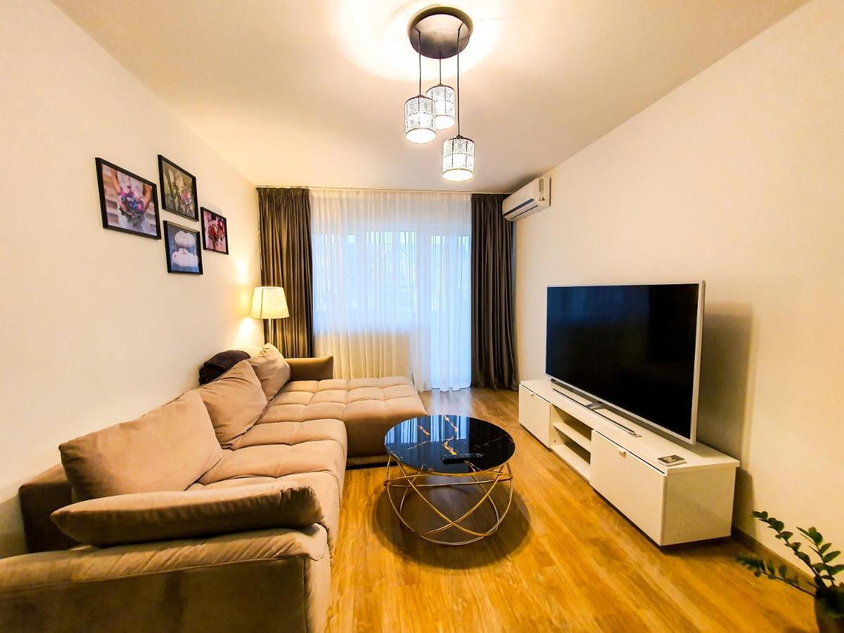 Luxurious Retreat 1Br Apartment With Netflix, Private Parking And Self Check In Popesti-Leordeni エクステリア 写真
