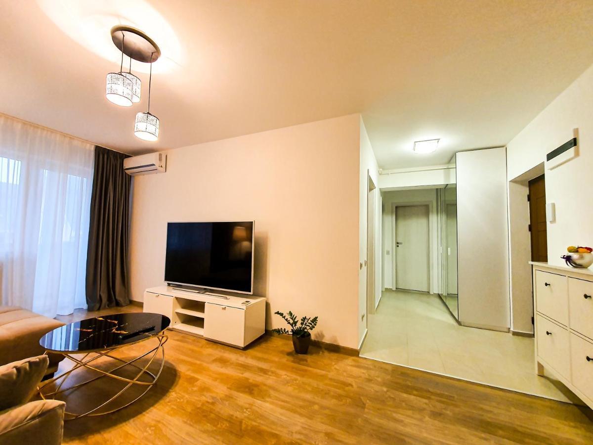 Luxurious Retreat 1Br Apartment With Netflix, Private Parking And Self Check In Popesti-Leordeni エクステリア 写真