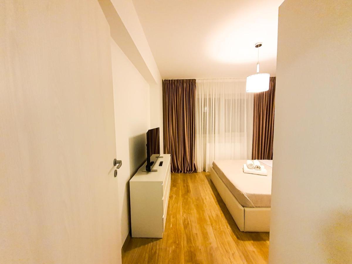 Luxurious Retreat 1Br Apartment With Netflix, Private Parking And Self Check In Popesti-Leordeni エクステリア 写真