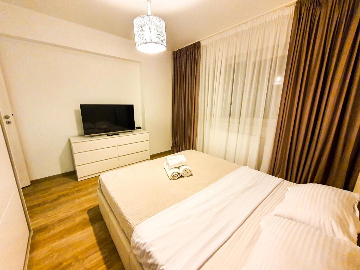 Luxurious Retreat 1Br Apartment With Netflix, Private Parking And Self Check In Popesti-Leordeni エクステリア 写真
